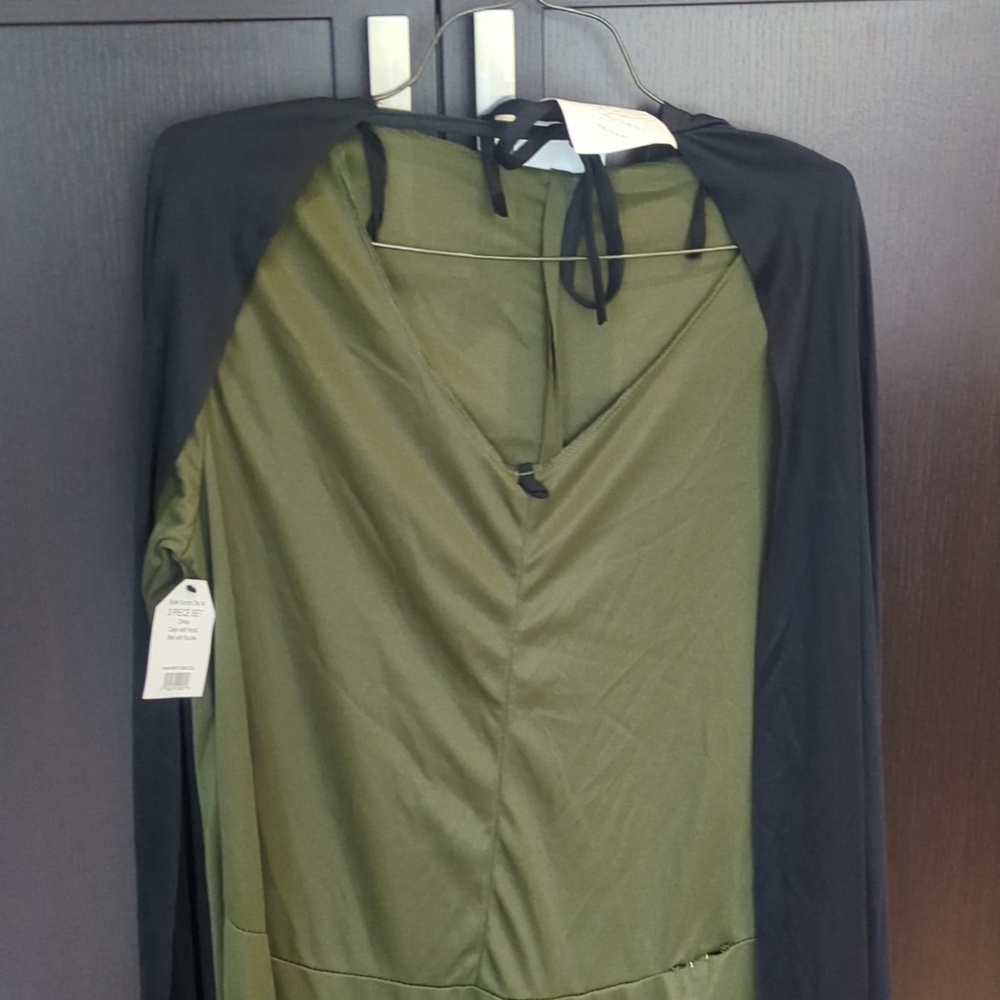 California Costumes 3 Piece Sorceresses Hooded Costume - Size XL NWT - Picture 3 of 5